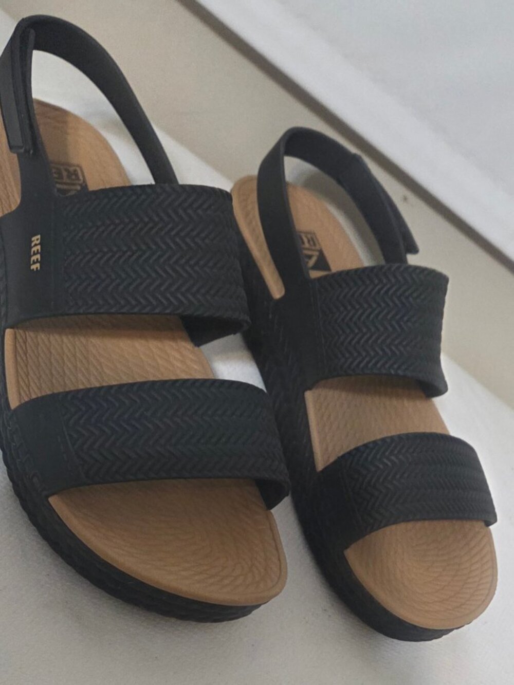 REEF WATER VISTA Black/Tan Womens Sandals Size 10